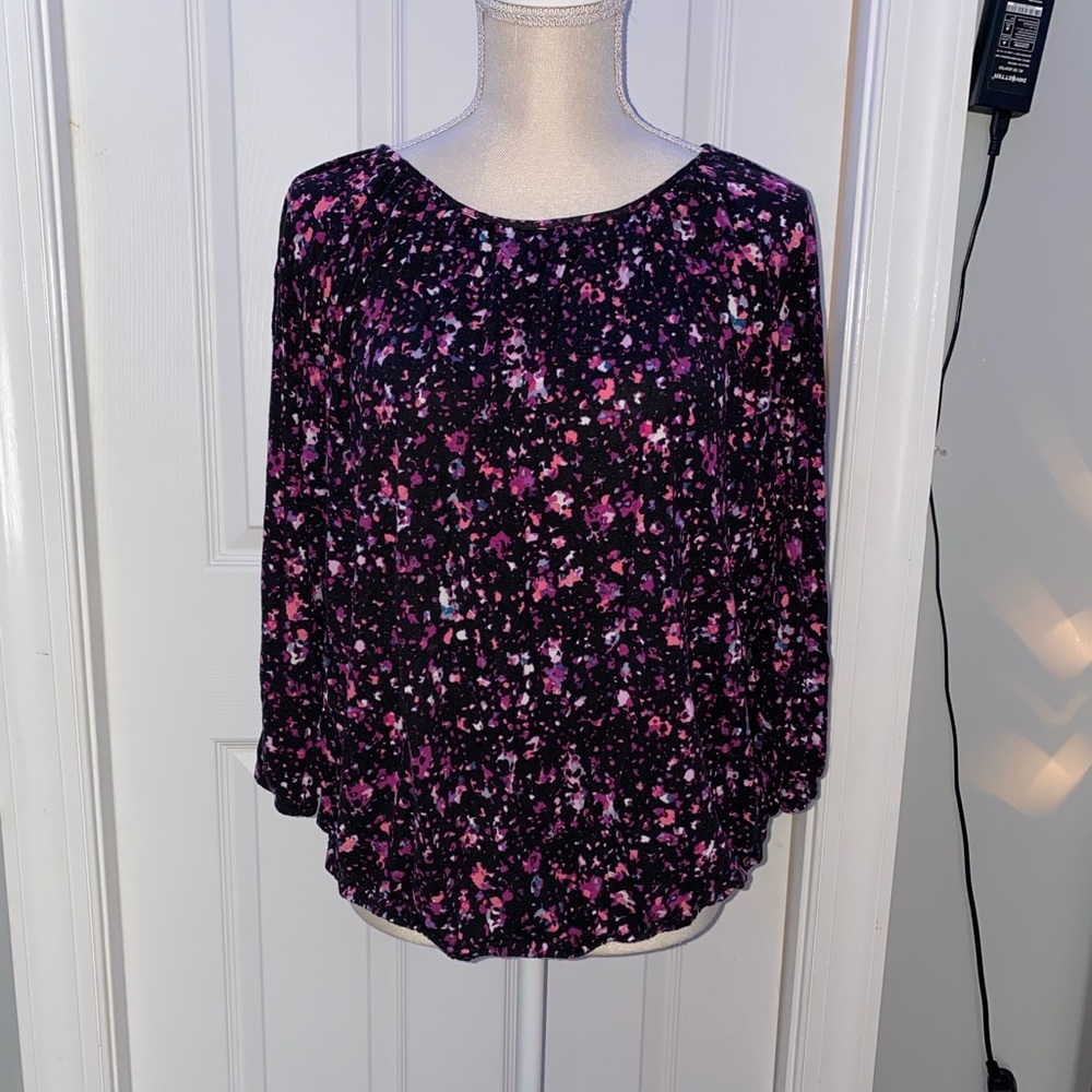 🌻BUNDLE 3 Women’s blouses for 15% off!🌻